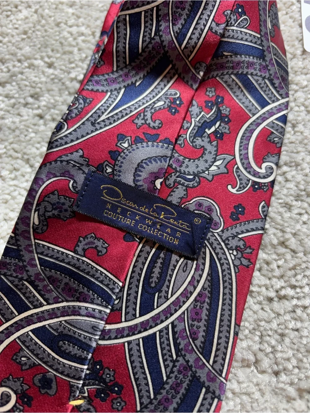 Oscar de la Renta Mens Neck Tie Paisley 100% Silk Couture Collection Floral